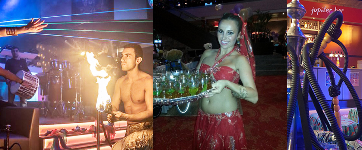 Zaal bekleed met decor versieringen